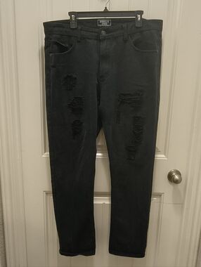 Brooklyn Xpress C— Men's Black Distressed Slim Straight Jeans 38x32